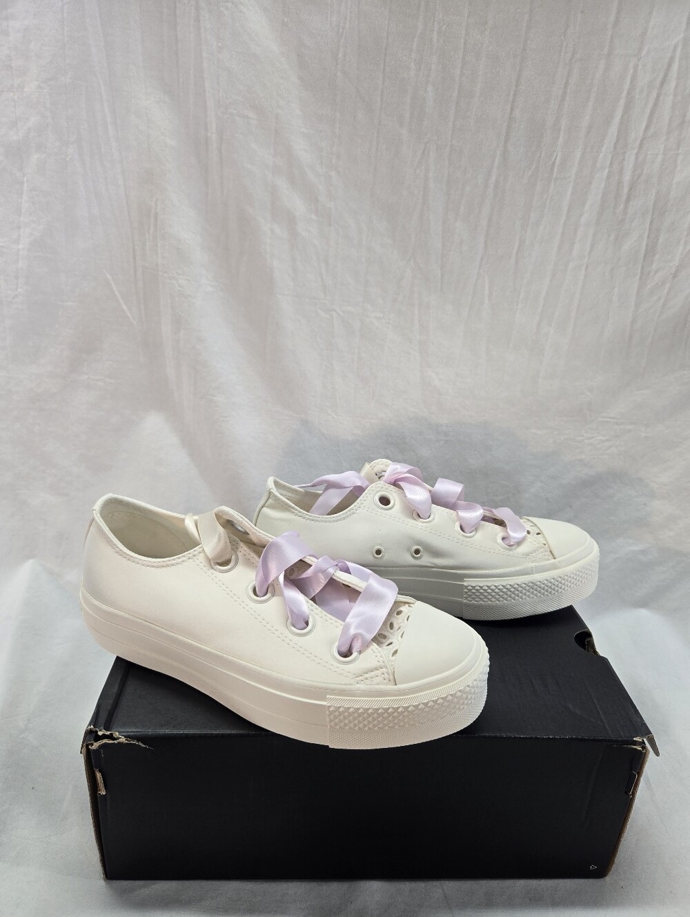 Converse Chuck Taylor Lift Platform Egret Low Shoe Women's 7.5 Sneakers New - Picture 2 of 7